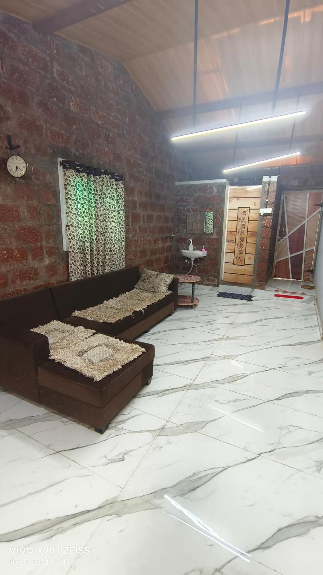 Annabella Resort, Guest House Khakurla エクステリア 写真